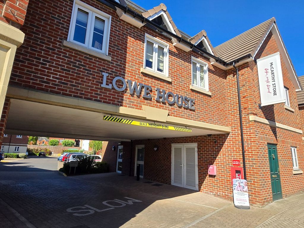 1 bed flat for saleLuxury Retirement Flat - Lowe House, Knebworth, Herts SG3 photo 2
