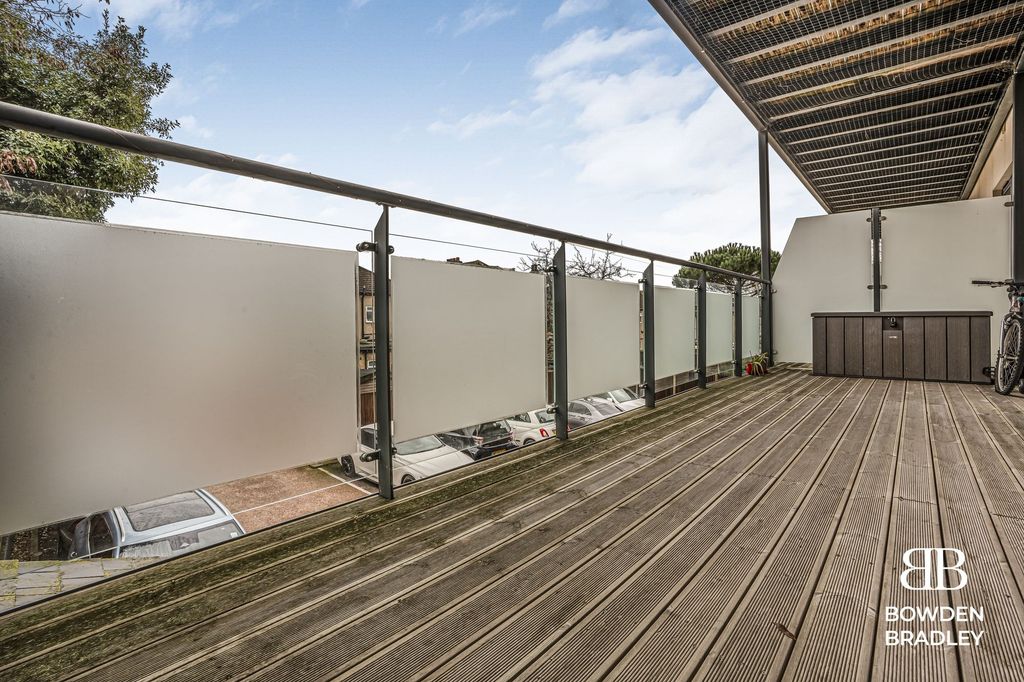 Additional image 14 of 3 bed flat for saleCranbrook Road, Ilford IG1