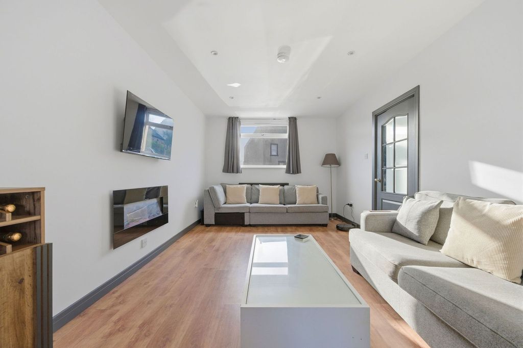 Additional image 4 of 3 bed end terrace house for saleKing Street, Inverkeithing KY11
