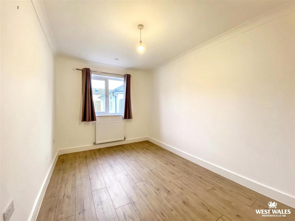 Additional image 15 of 3 bed detached bungalow for saleLlys Y Felin, Kidwelly SA17