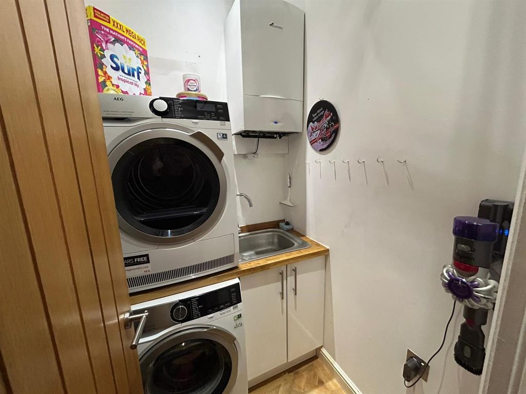Additional image 18 of 2 bed flat for saleMottram Road, Broadbottom, Hyde SK14