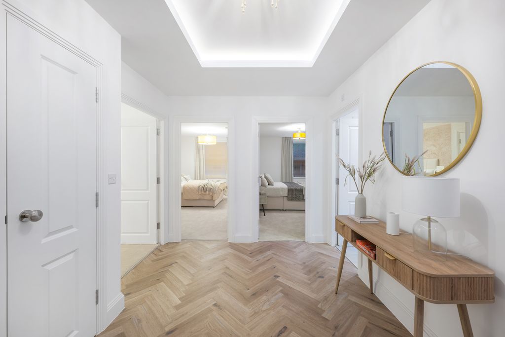 Additional image 5 of 3 bed flat for saleShalford Lodge, Kingston Hill, Kingston Upon Thames KT2