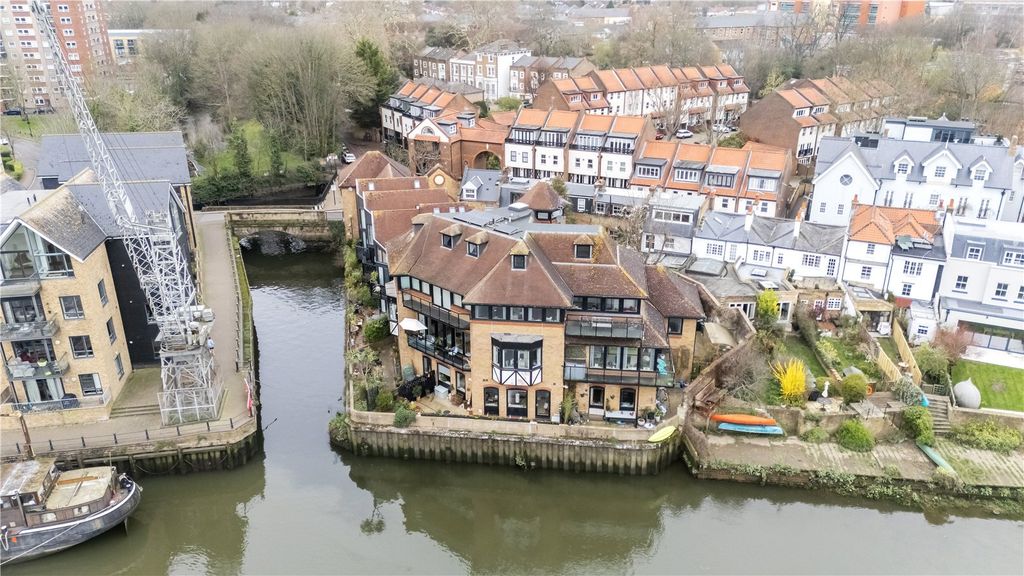 2 bed flat for saleBridge Wharf, Old Isleworth TW7