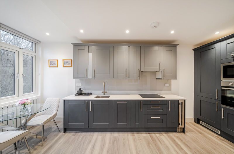 1 bed flat for saleWelcomes Road, Kenley CR8 photo 4
