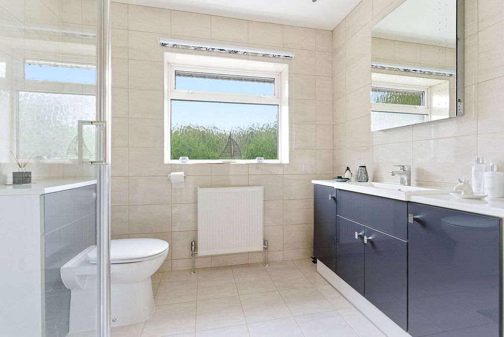 Additional image 19 of 5 bed detached house for saleNorwood Lane, Iver SL0