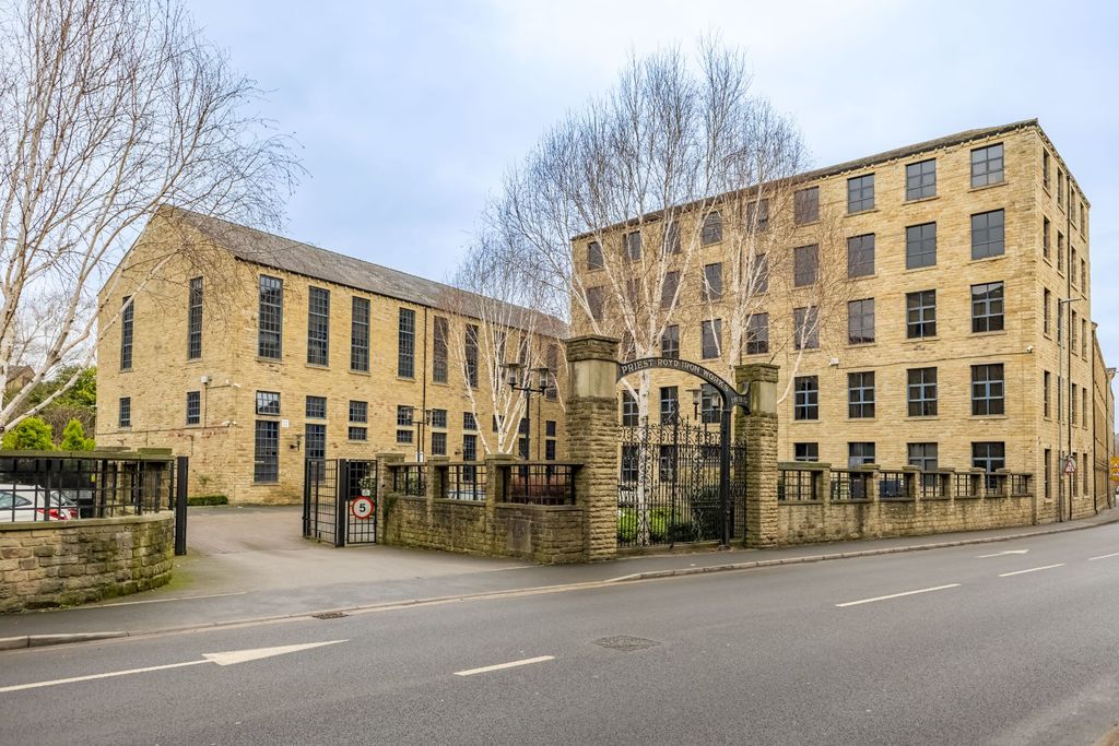 2 bed flat for saleThe Melting Point, Firth Street, Huddersfield HD1