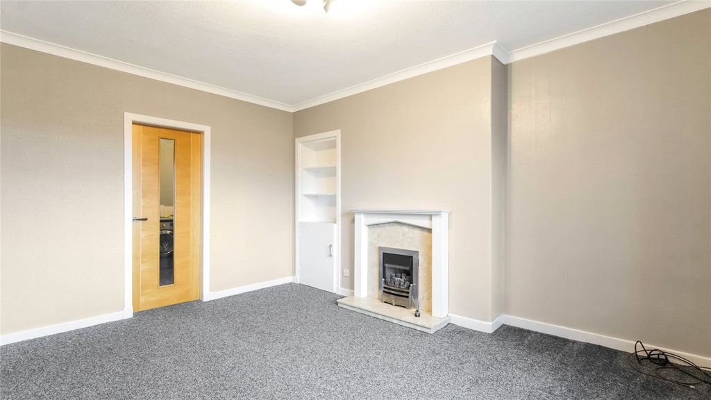 2 bed flat for salePaterson Park, Leslie, Glenrothes, Fife KY6 photo 5