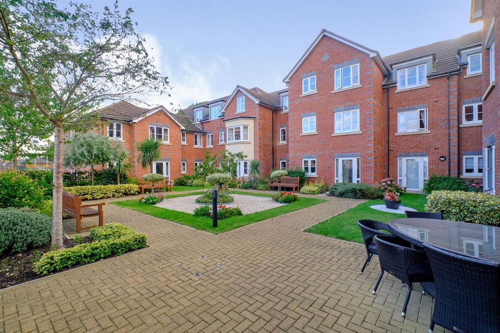 Additional image 17 of 1 bed flat for saleTresham Close, St. Marys Road, Kettering, Northamptonshire NN15
