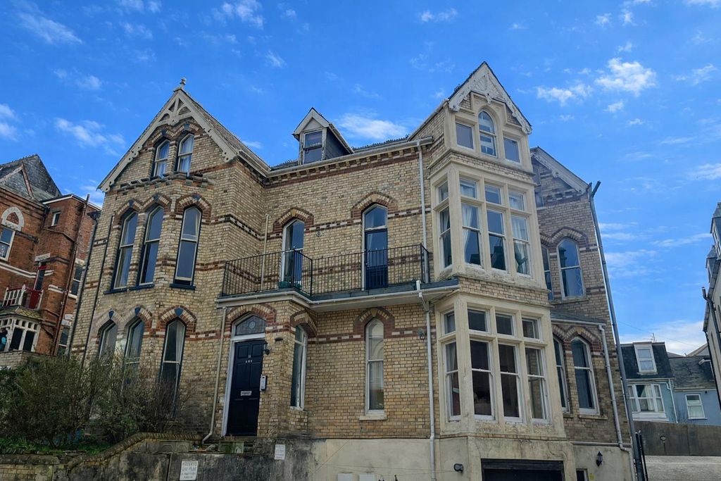 2 bed flat for saleFortescue Road, Ilfracombe EX34