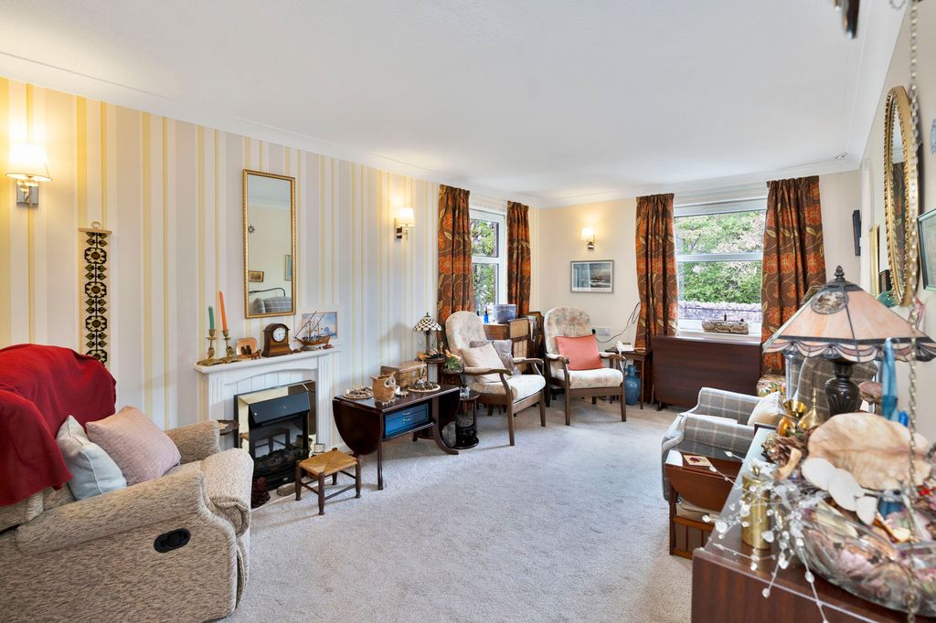 1 bed flat for sale24 Whitestone Court, Innerleithen Road, Peebles EH45 photo 3