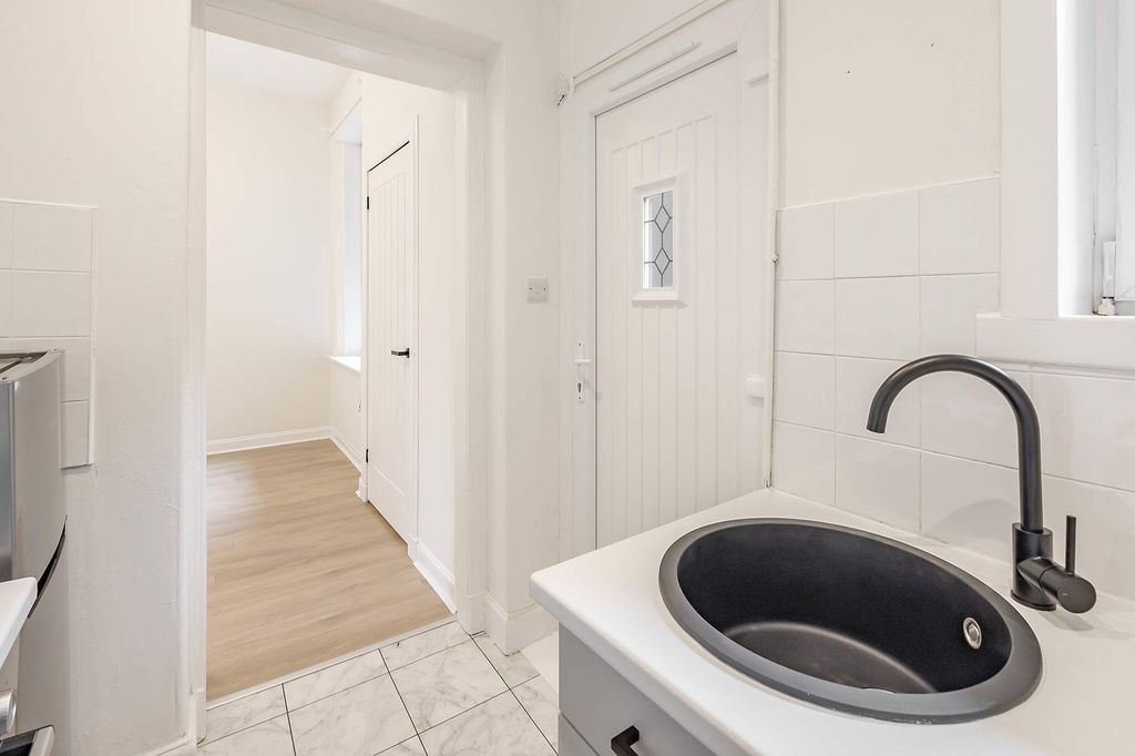 Additional image 8 of 1 bed flat for saleBroomhead Drive, Dunfermline KY12