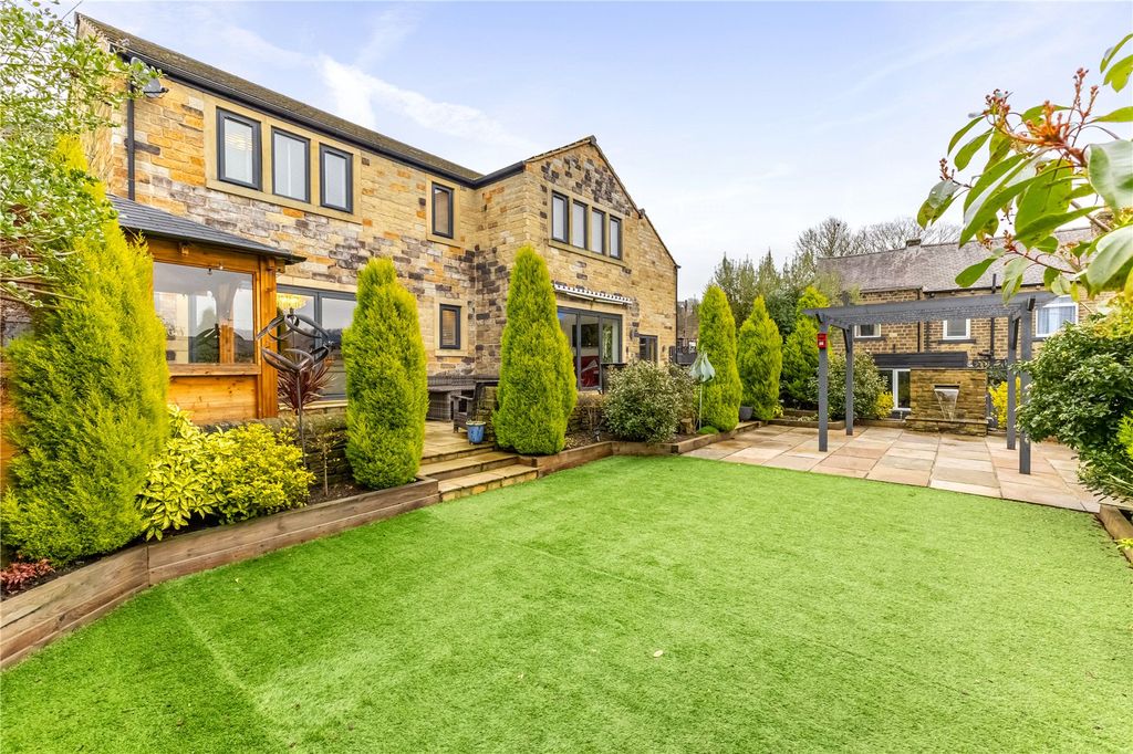 5 bed detached house for saleBallroyd Lane, Longwood, Huddersfield HD3