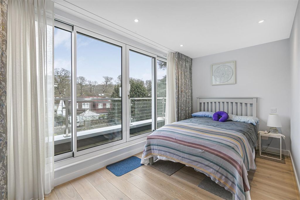 Additional image 14 of 4 bed town house for salePark Road, Kingston Upon Thames KT2