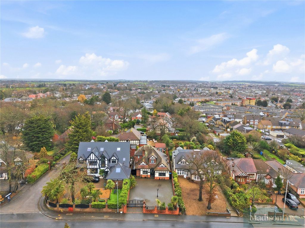Additional image 30 of 4 bed detached house for saleTomswood Road, Chigwell, Essex IG7