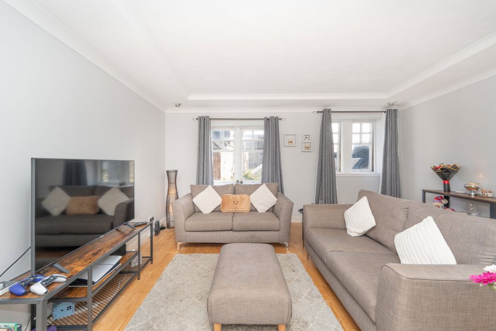 Additional image 10 of 2 bed flat for saleBranning Court, Kirkcaldy KY1