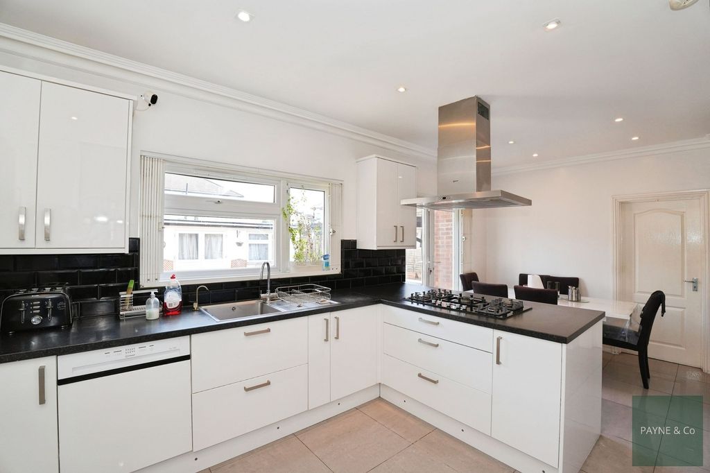 Additional image 2 of 5 bed terraced house for saleCavendish Gardens, Ilford IG1