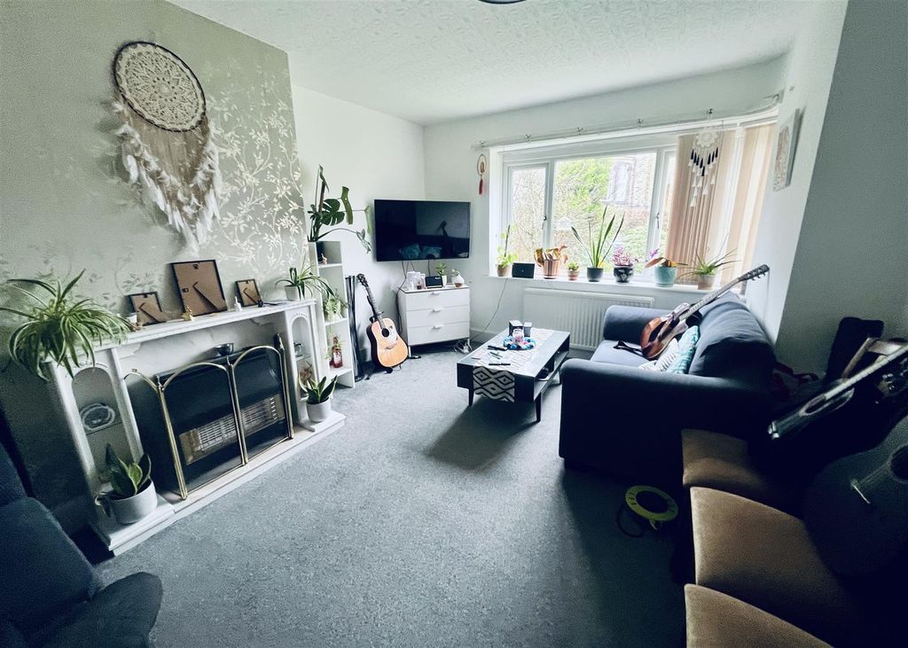 Additional image 2 of 2 bed flat for saleVernon Avenue, Huddersfield HD1