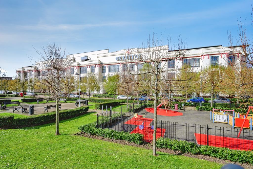 Additional image 18 of 2 bed flat for saleOvaltine Drive, Kings Langley WD4