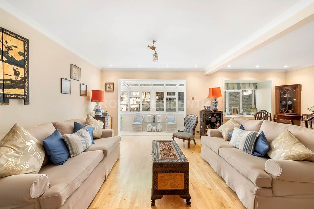 Additional image 4 of 5 bed detached house for saleWarbank Lane, Kingston Upon Thames KT2