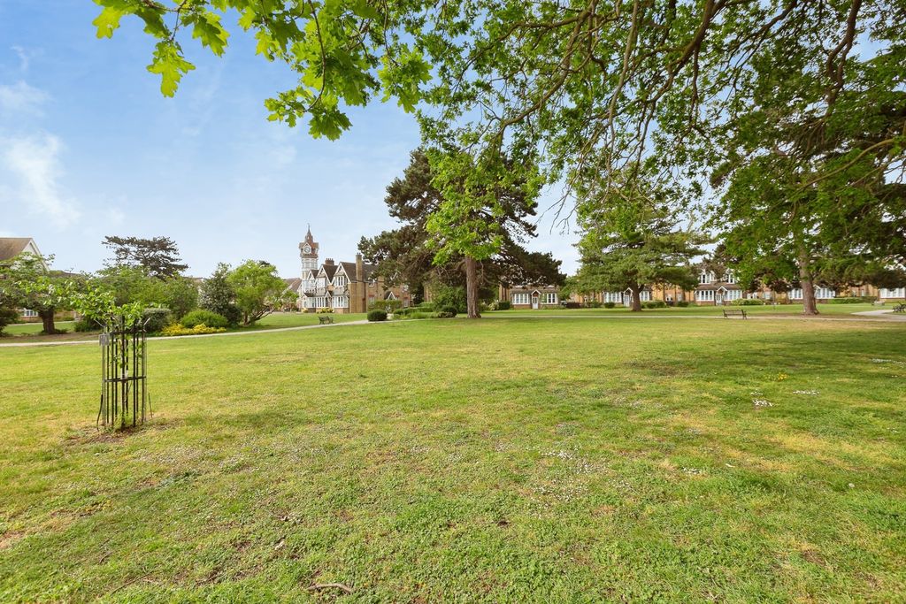 Additional image 14 of 2 bed maisonette for saleThomas Barnardo Way, Barkingside, Ilford IG6