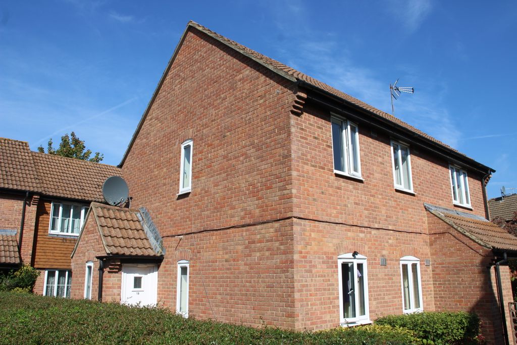 1 bed maisonette for saleWiltshire Close, Hungerford RG17