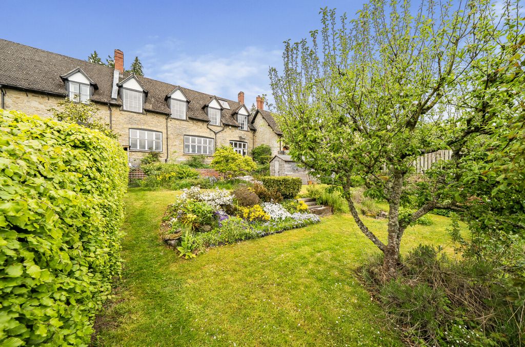 4 bed terraced house for saleOld School, Hergest Road, Kington, Herefordshire HR5
