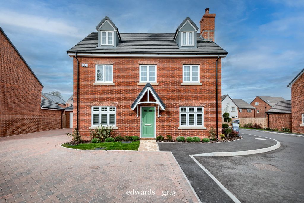 5 bed detached house for sale14 Edwin Gee Road, Kenilworth CV8