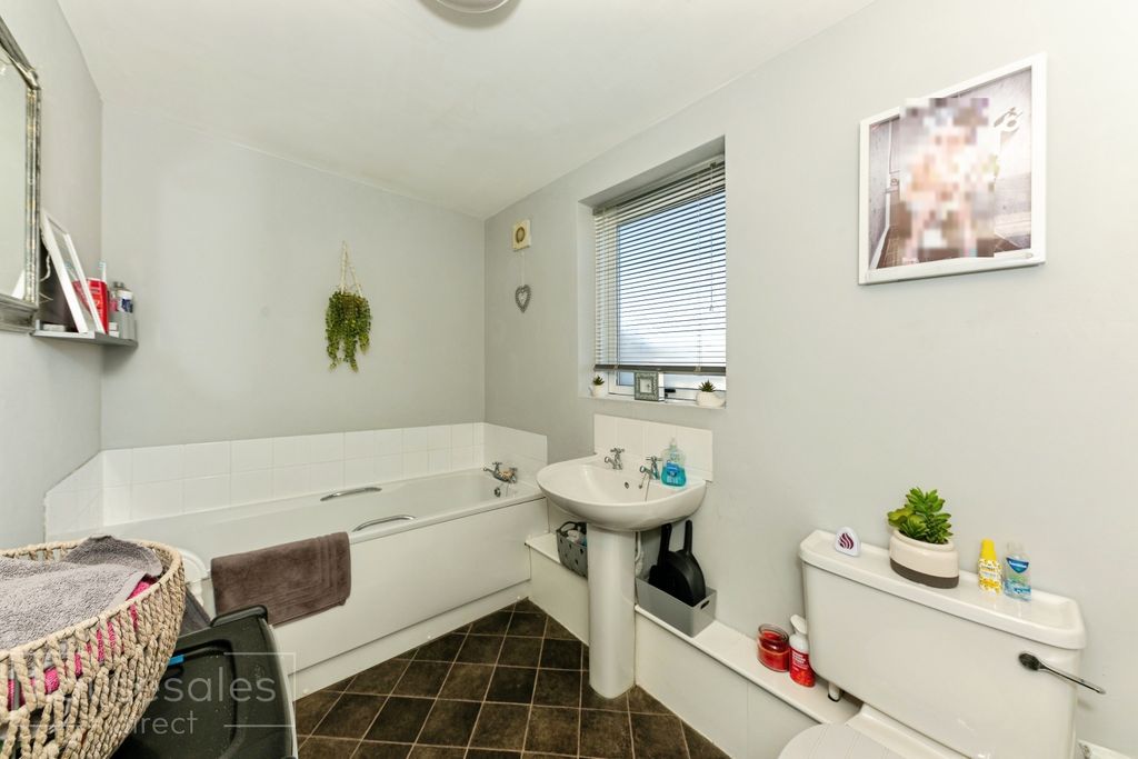 Additional image 12 of 1 bed flat for saleManor Court Manor Avenue, Grimsby DN32