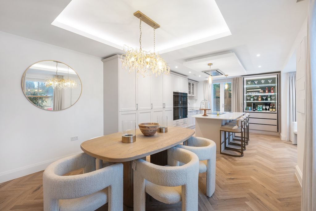 Additional image 3 of 3 bed flat for saleShalford Lodge, Kingston Hill, Kingston Upon Thames KT2