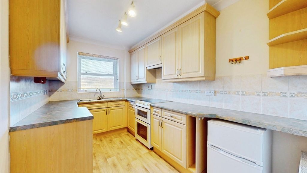 Additional image 3 of 2 bed flat for saleCastle Gate, Ilkley LS29