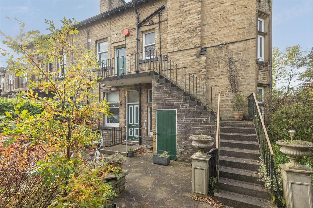 Additional image 57 of 6 bed semi-detached house for salePark Drive, Huddersfield HD1