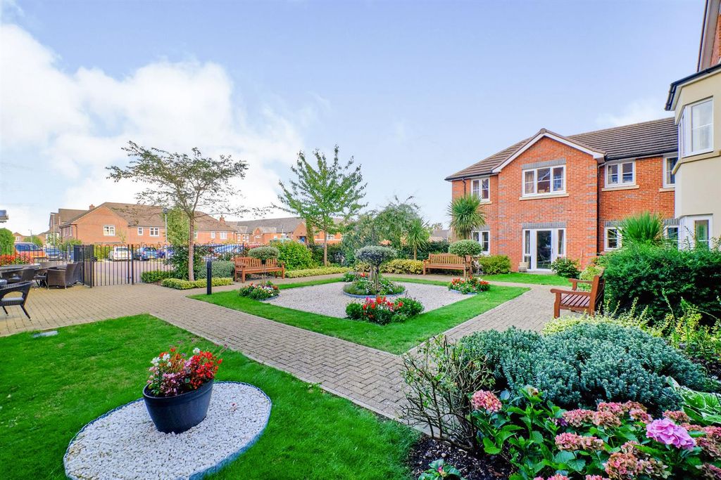 1 bed flat for saleTresham Close, St. Marys Road, Kettering, Northamptonshire NN15