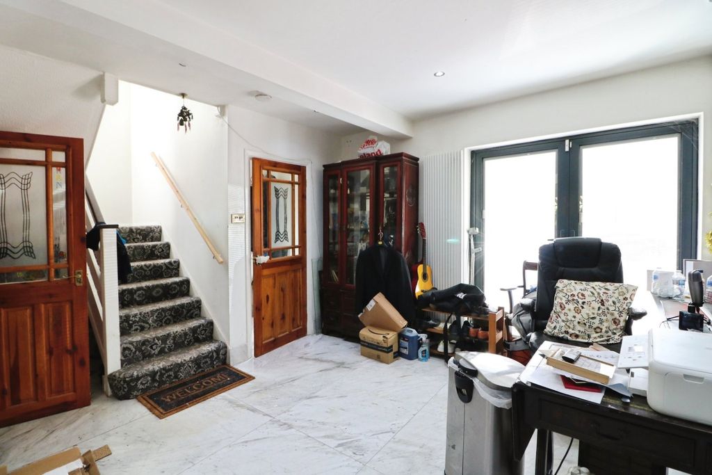Additional image 7 of 6 bed detached house for saleCarswell Close, Ilford IG4