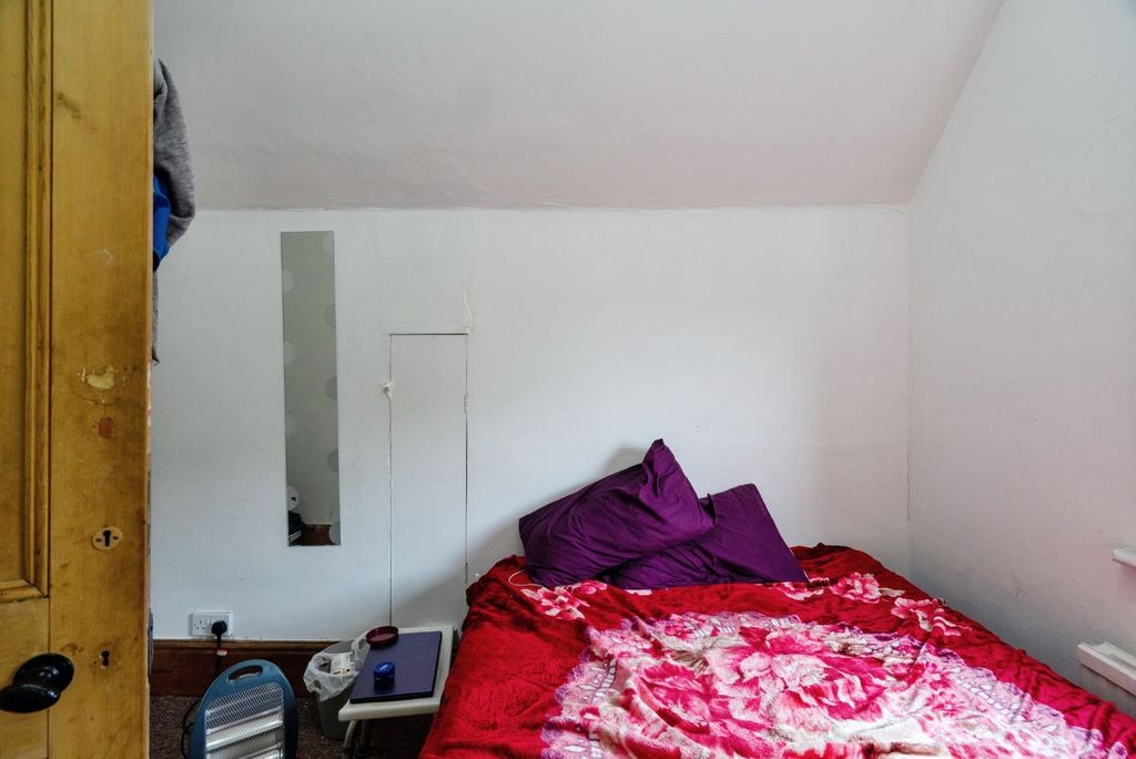 Additional image 9 of 3 bed flat for saleCoventry Road, Ilford IG1
