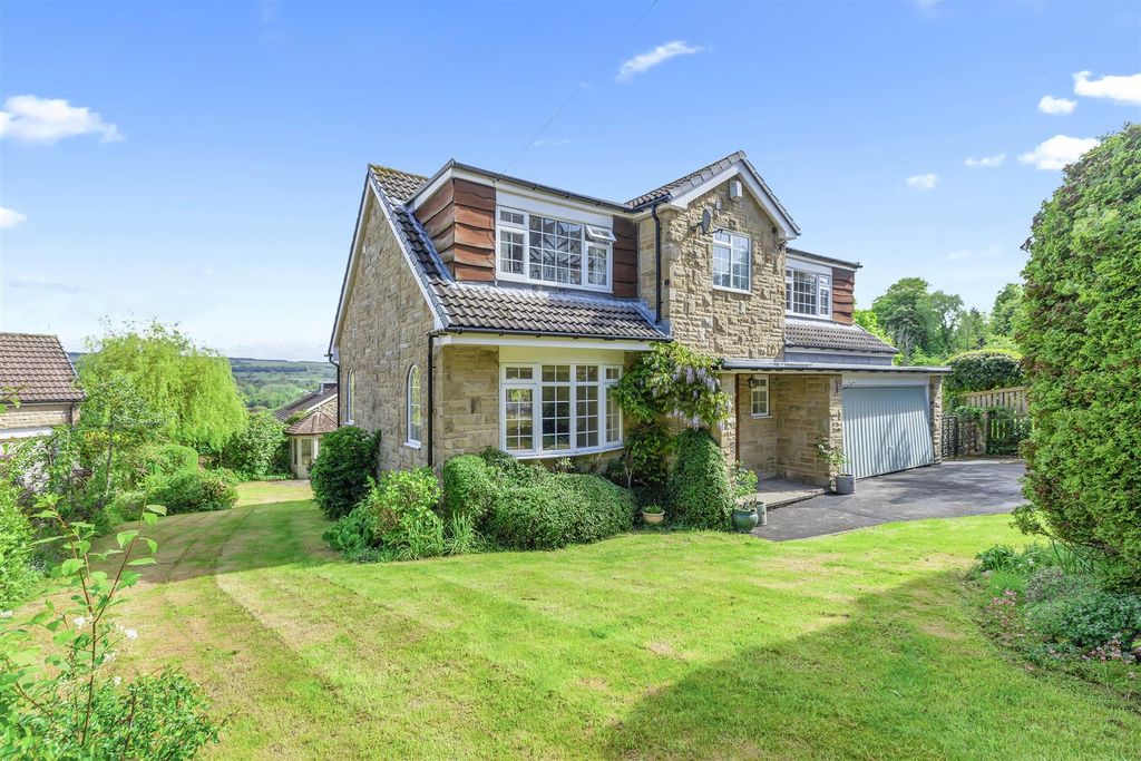 4 bed detached house for saleWoodroyd Gardens, Ilkley LS29