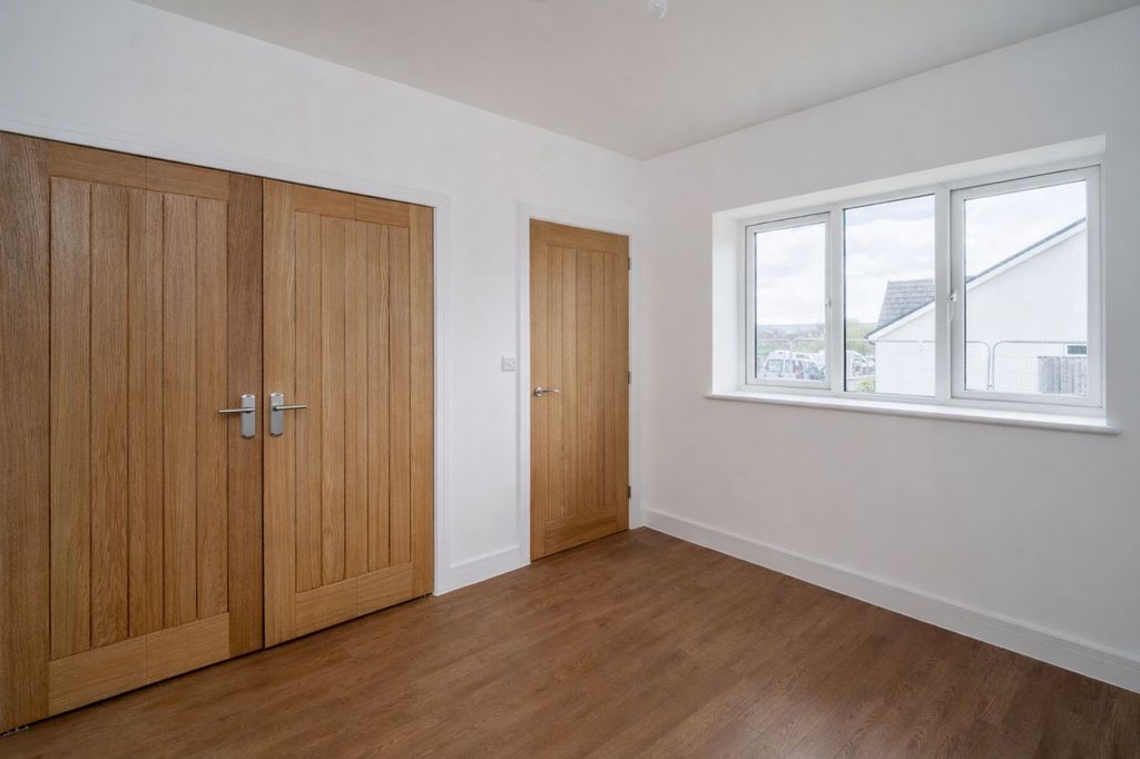 Additional image 17 of 3 bed detached bungalow for sale10-24 Llys Y Felin, Kidwelly SA17