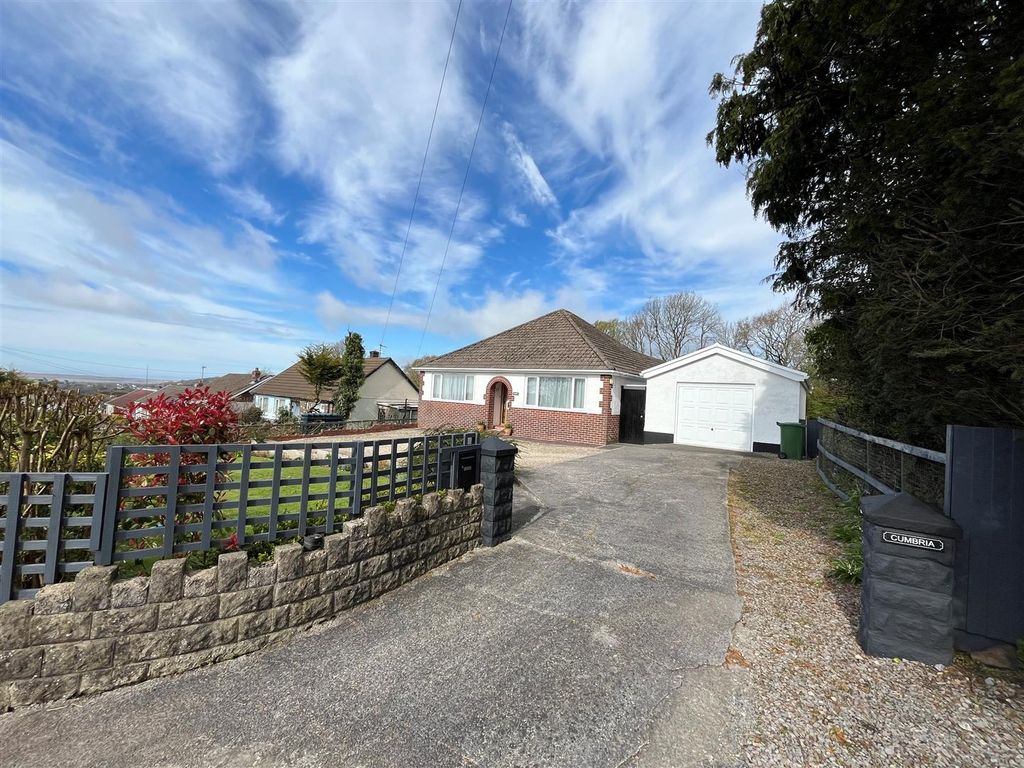 3 bed detached bungalow for saleMeinciau Road, Mynyddygarreg, Kidwelly SA17