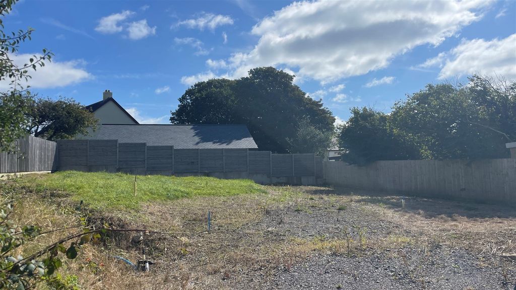 Land for saleBuilding Plot With Planning, New Hedges SA70 photo 2