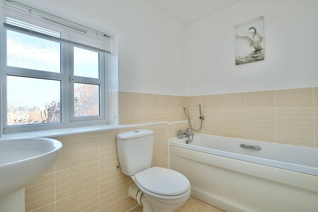 Additional image 5 of 2 bed flat for saleStokes Drive, Godmanchester, Huntingdon PE29
