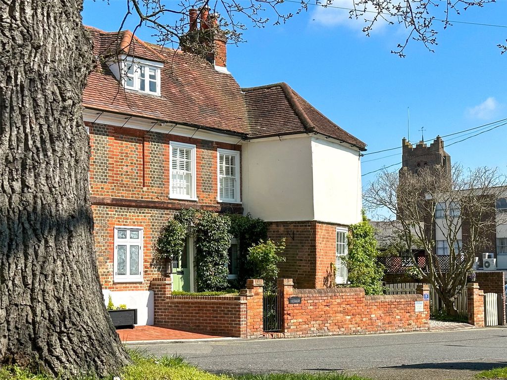 3 bed semi-detached house for saleMarket Place, Ingatestone, Essex CM4