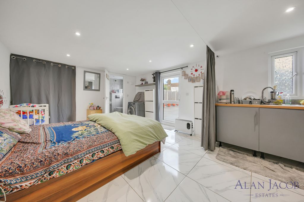 Additional image 34 of 5 bed bungalow for saleJerningham Avenue, Clayhall IG5