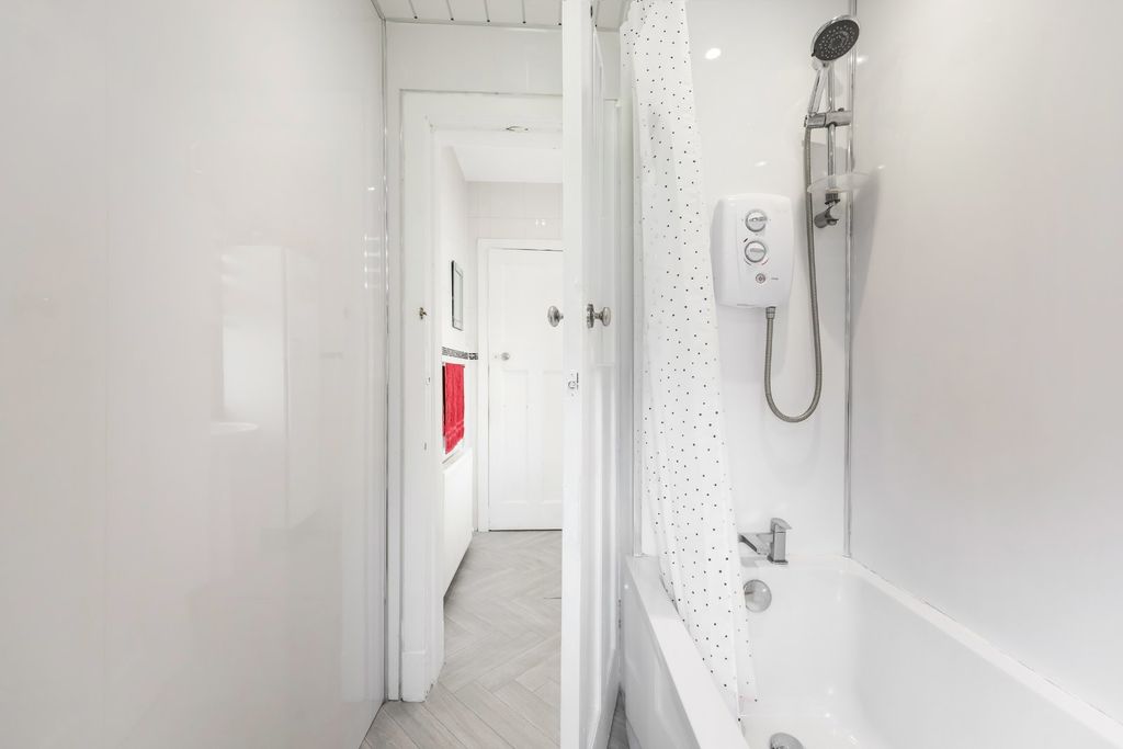 Additional image 13 of 3 bed flat for saleNorth Iverton Park Road, Johnstone, Renfrewshire PA5