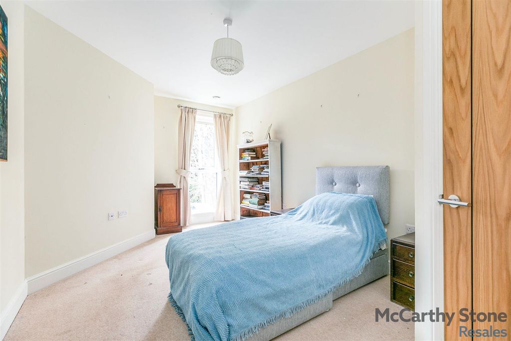 Additional image 10 of 1 bed flat for saleElm Tree Court, High Street, Huntingdon PE29