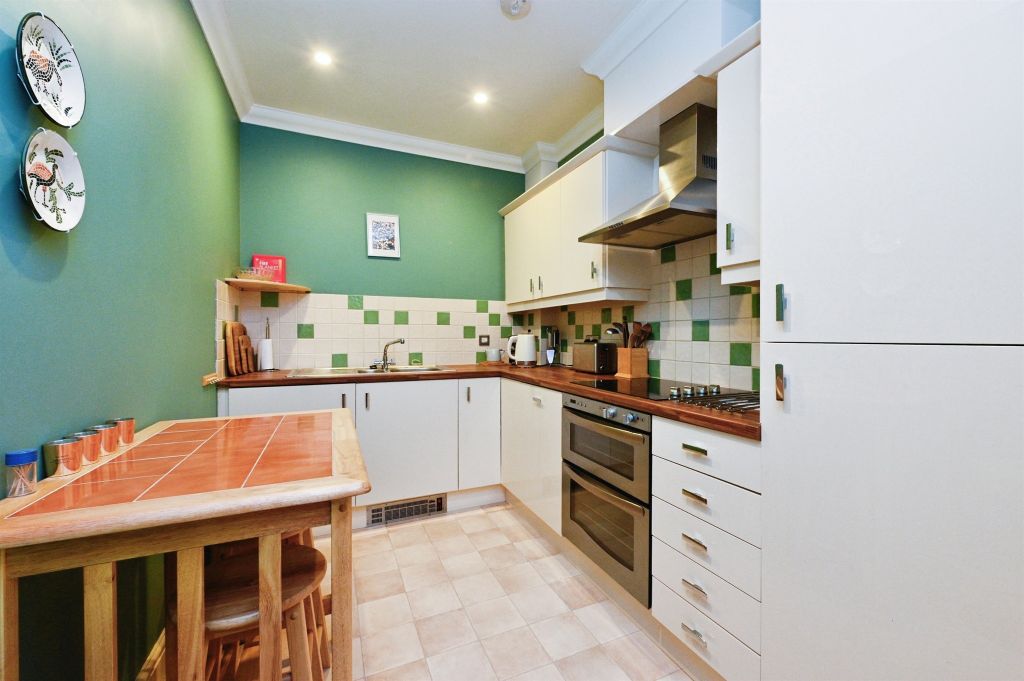 2 bed flat for saleWestgate, Hunstanton PE36 photo 3