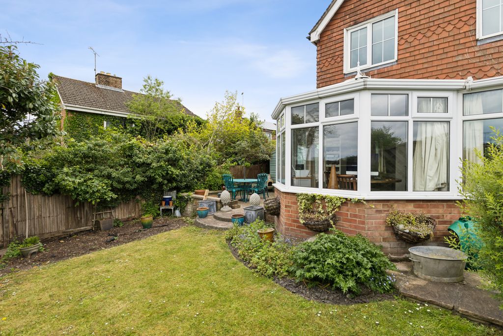Additional image 12 of 3 bed semi-detached house for saleOakes Court, Hungerford RG17