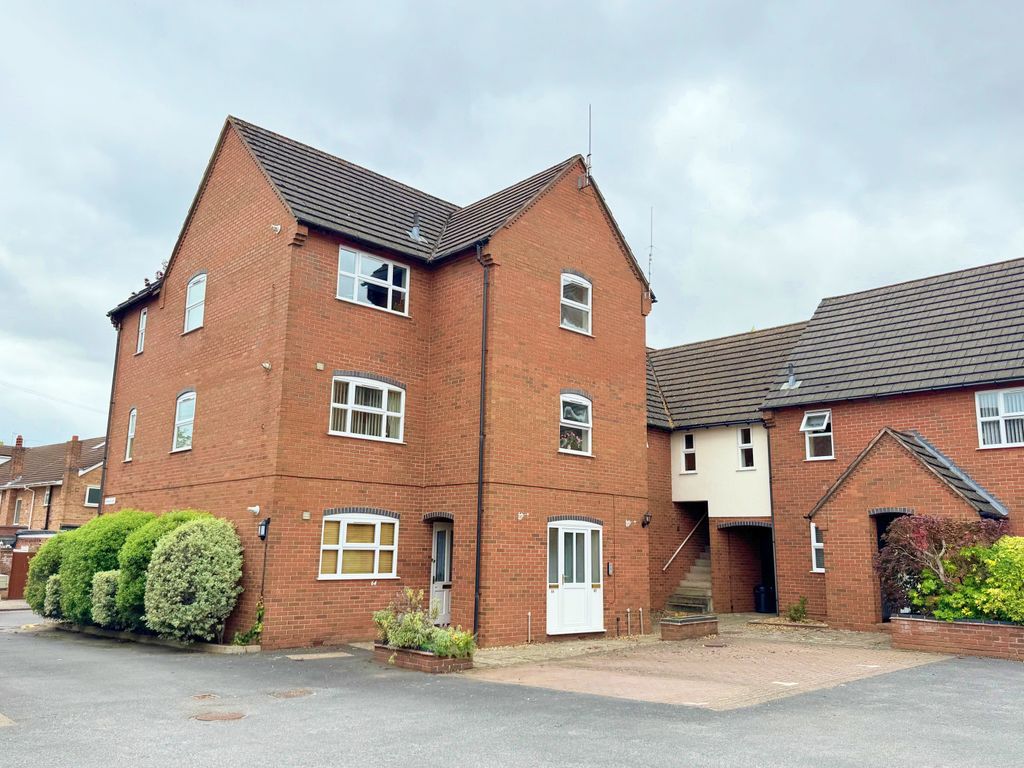 2 bed flat for saleDenemoor Court, Elmdene Road, Kenilworth CV8