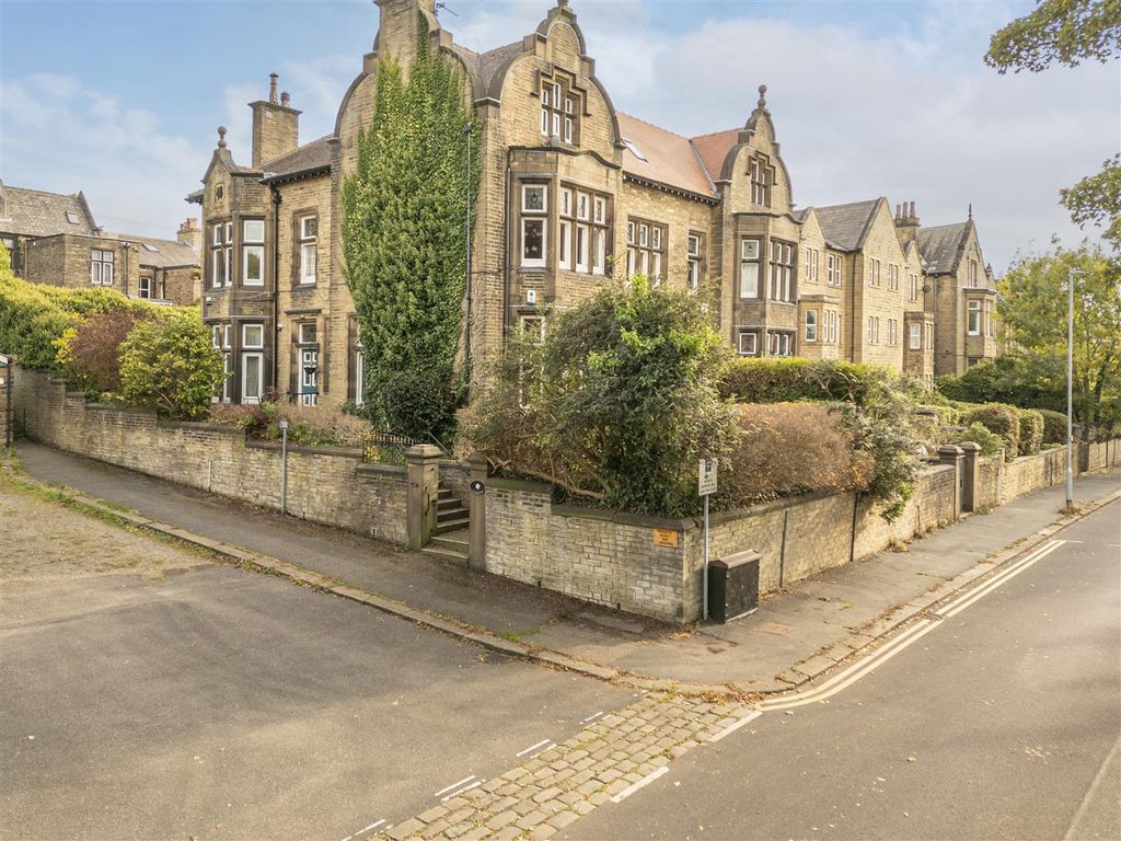 Additional image 49 of 6 bed semi-detached house for salePark Drive, Huddersfield HD1