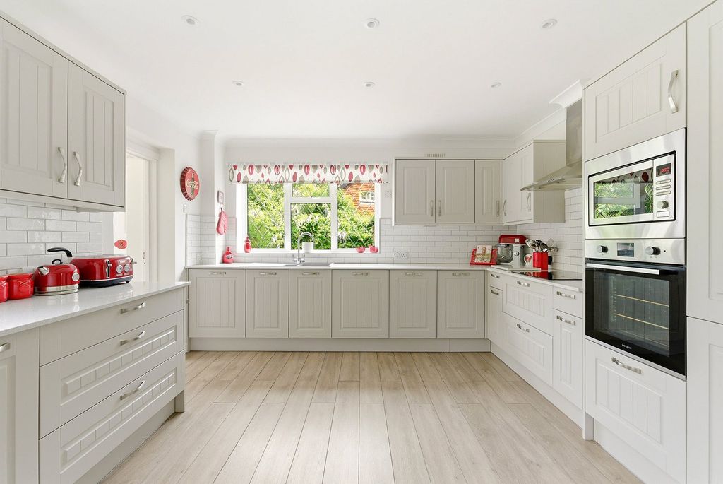 Additional image 3 of 5 bed detached house for saleNorwood Lane, Iver SL0