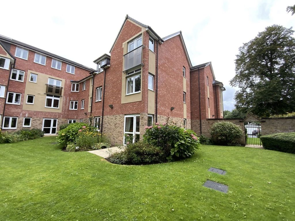 Serviced flat for saleGarside Street, Hyde SK14
