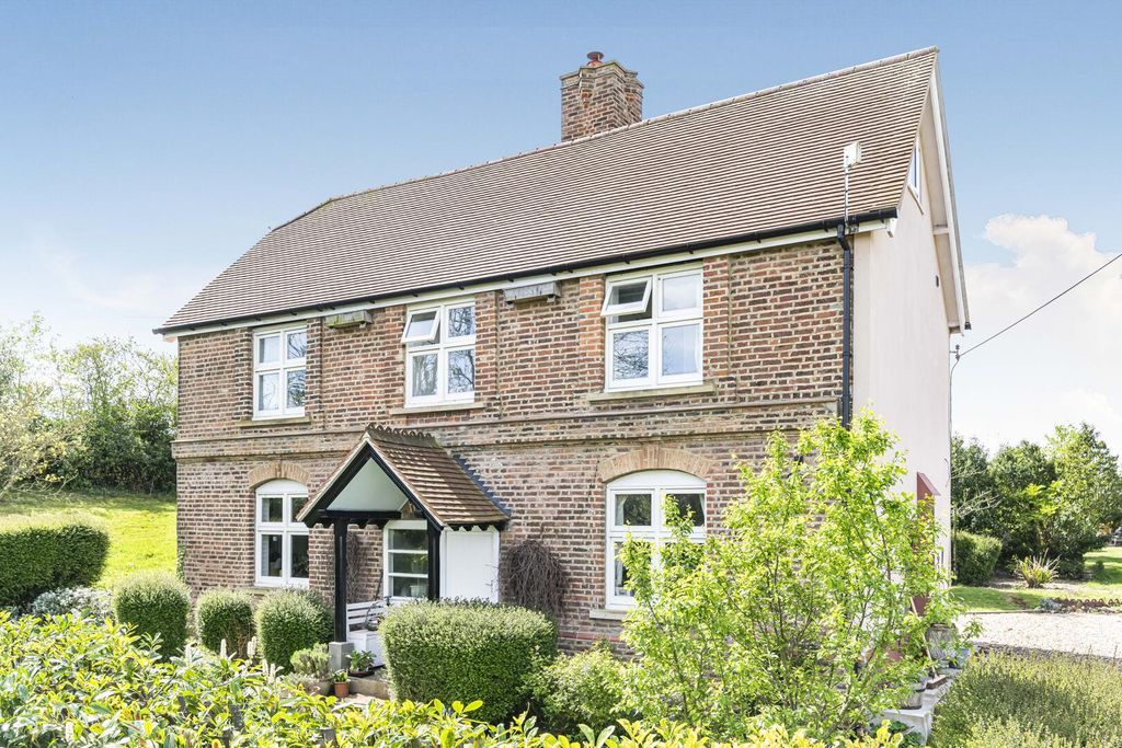 3 bed detached house for saleLayhams Road, Keston BR2